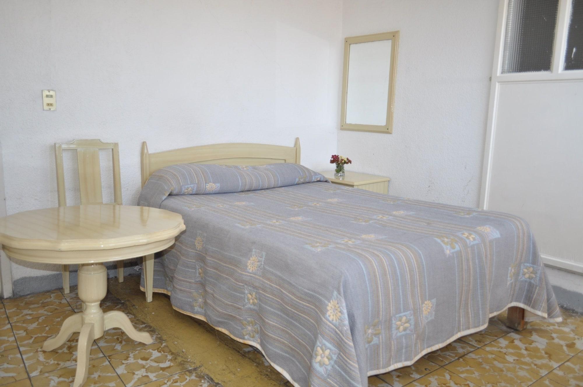 Hotel Viena Irapuato Kültér fotó
