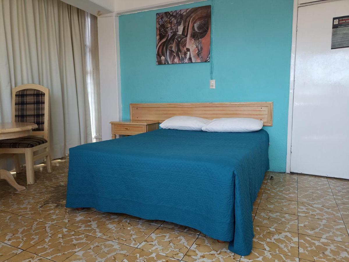 Hotel Viena Irapuato Kültér fotó