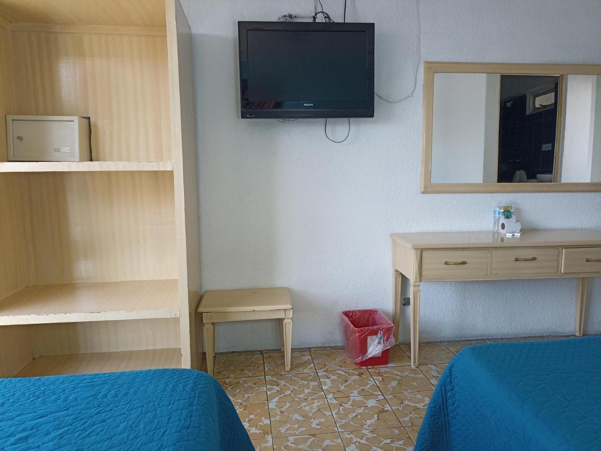 Hotel Viena Irapuato Kültér fotó