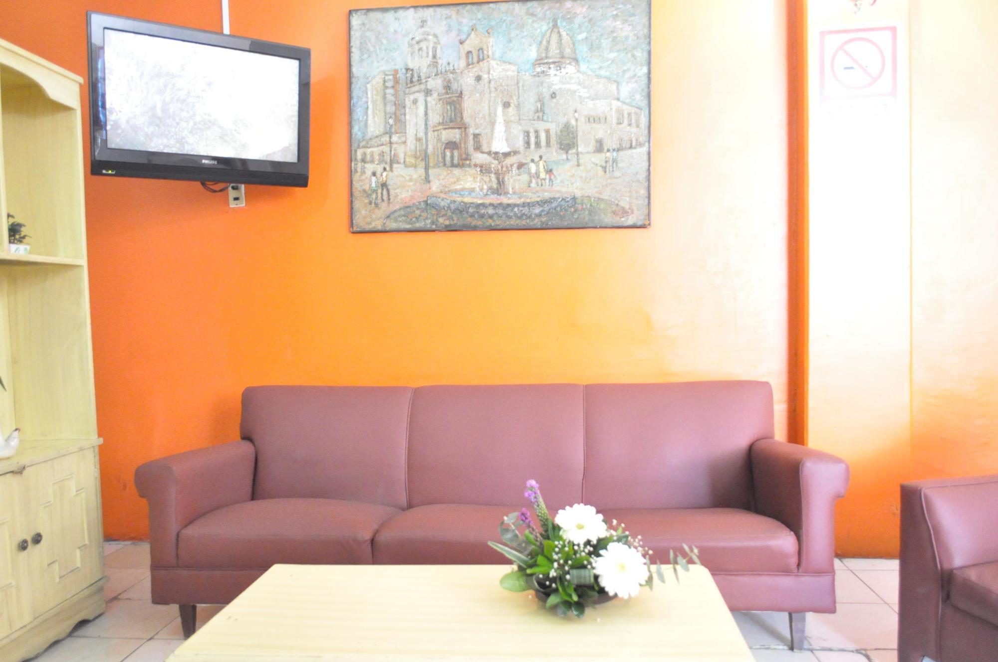 Hotel Viena Irapuato Kültér fotó